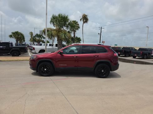 Used 2021 Jeep Cherokee Latitude AWD/4WD image 11