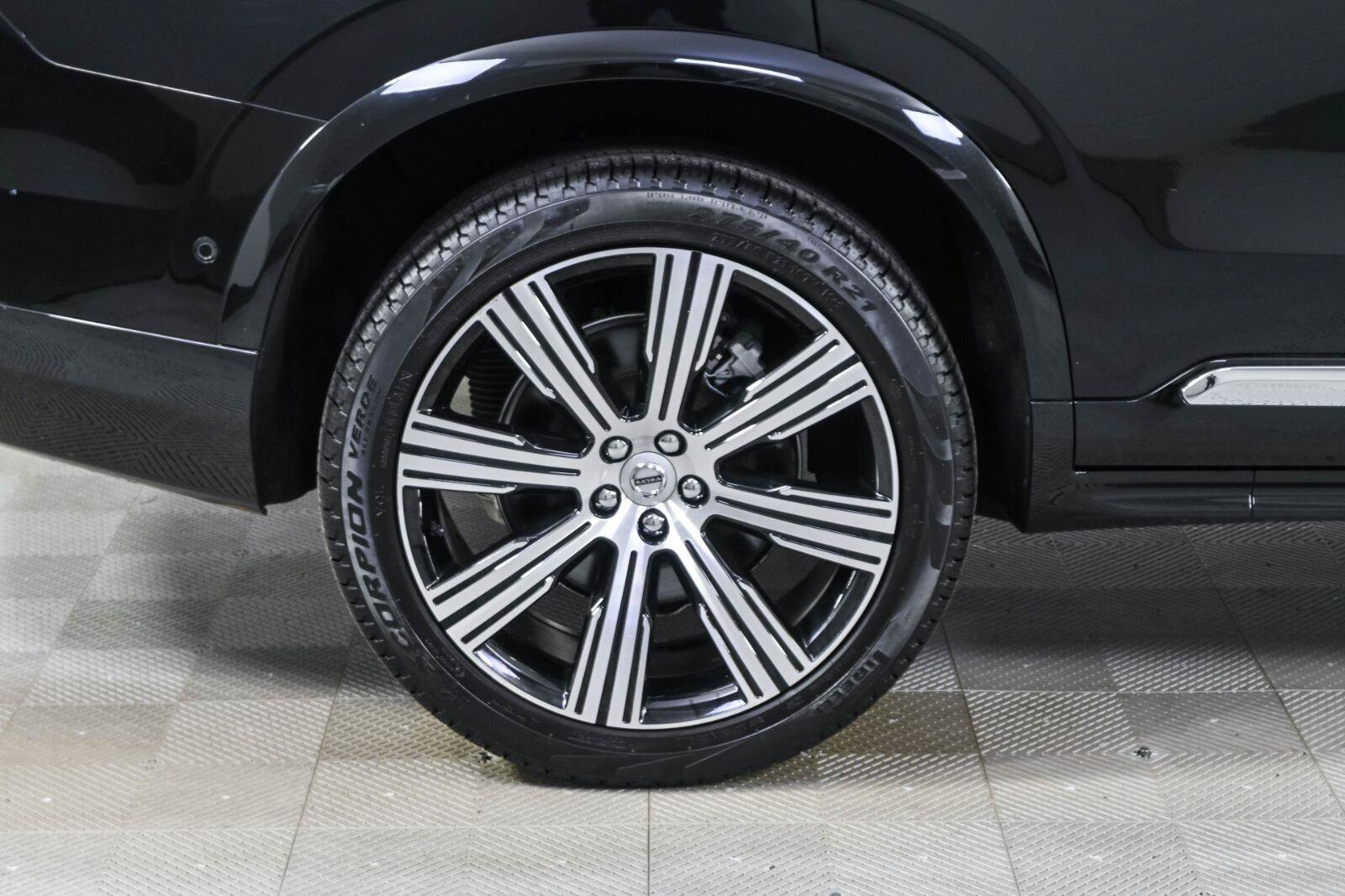Certified 2024 Volvo XC90 B6 Ultimate w/ Protection Package AWD/4WD image 40