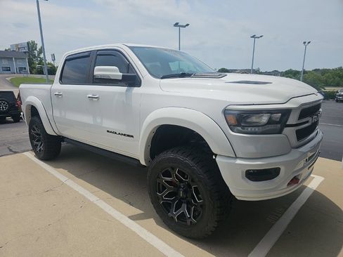 Used 2022 RAM 1500 Laramie AWD/4WD image 3