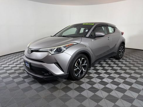 Used 2018 Toyota C-HR XLE FWD image 7