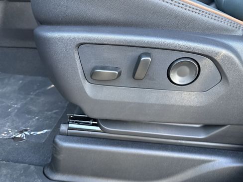 New 2026 GMC Yukon AT4 w/ AT4 Premium Package image 11