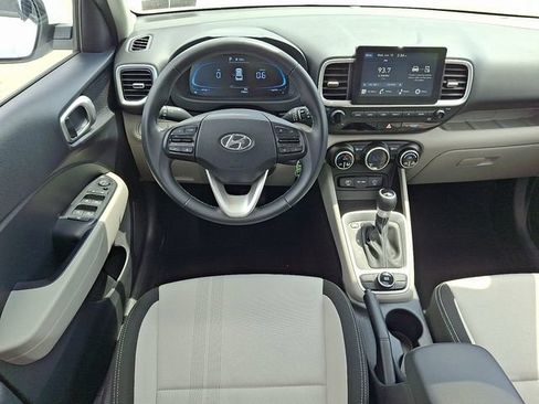 Certified 2023 Hyundai Venue SEL FWD image 11