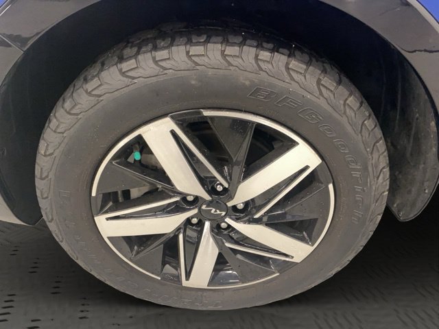 Used 2023 Kia Sorento S w/ Panoramic Sunroof Package FWD image 17