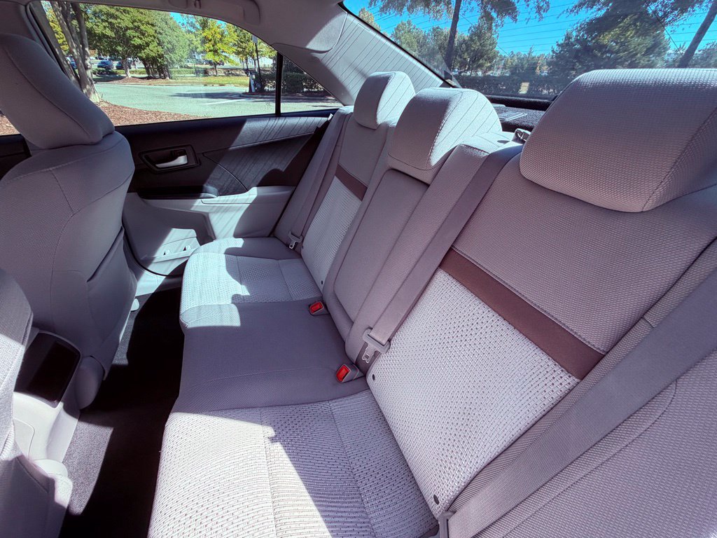 Used 2014 Toyota Camry LE FWD image 10