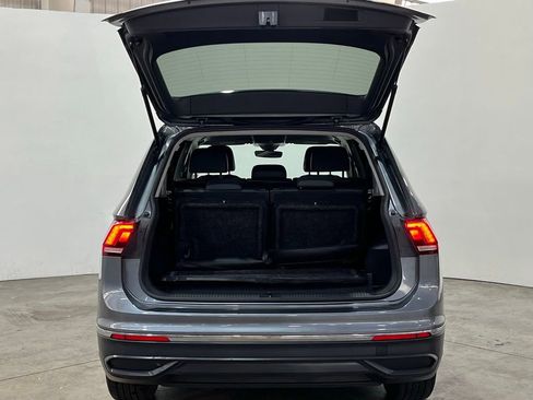 Used 2023 Volkswagen Tiguan SE FWD image 12