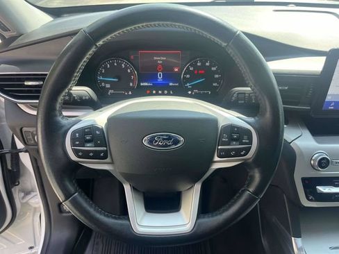 Used 2022 Ford Explorer XLT w/ Equipment Group 202A AWD/4WD image 24