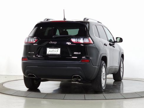 Used 2019 Jeep Cherokee Latitude w/ Popular Appearance Group image 10