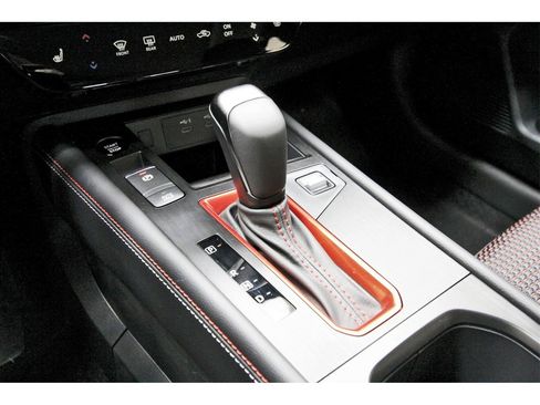 New 2026 Nissan Kicks SR w/ SR Premium Package image 28