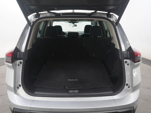 Used 2025 Nissan Rogue SV image 17