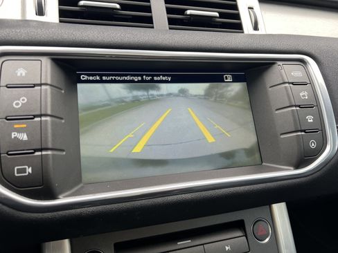 Used 2016 Land Rover Range Rover Evoque SE Premium image 24