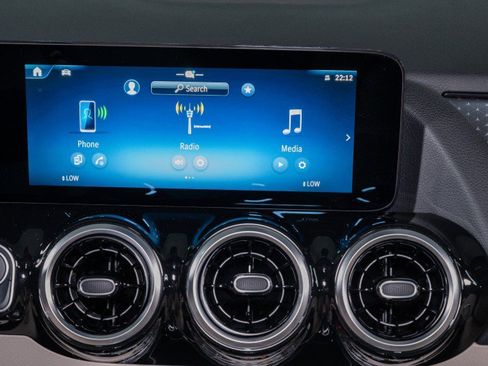 New 2026 Mercedes-Benz GLA 250 image 18