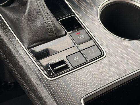 Used 2022 Toyota Sienna Platinum image 47