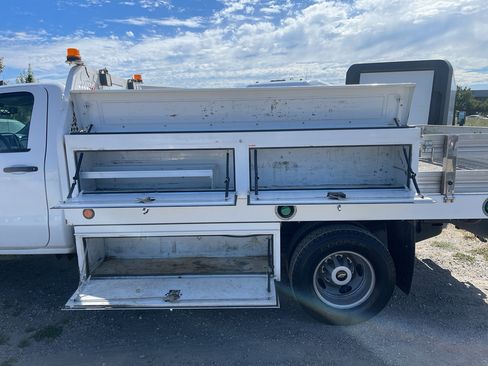 Used 2019 Chevrolet Silverado 3500 W/T w/ WT Convenience Package RWD image 9