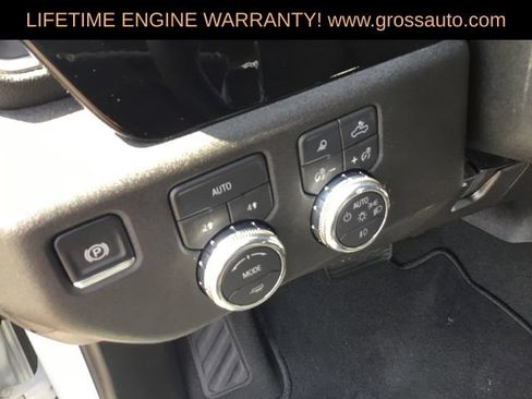 Used 2026 GMC Sierra 1500 SLT AWD/4WD image 14