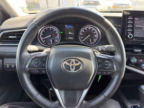 Used 2024 Toyota Camry SE image 25