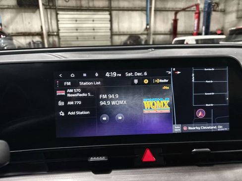 Certified 2024 Kia Sportage EX w/ EX Premium Package image 14