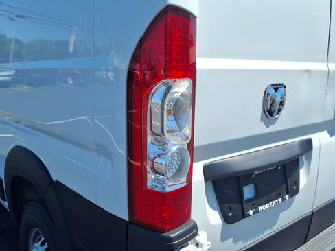 Used 2025 RAM ProMaster 2500 w/ Convenience Group FWD image 13