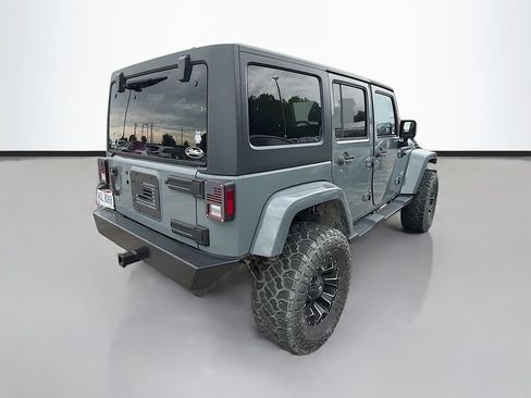 Used 2015 Jeep Wrangler Unlimited Sahara w/ Connectivity Group AWD/4WD image 8