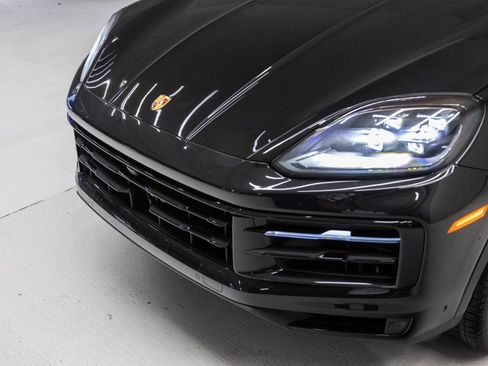 Certified 2026 Porsche Cayenne S AWD/4WD image 33