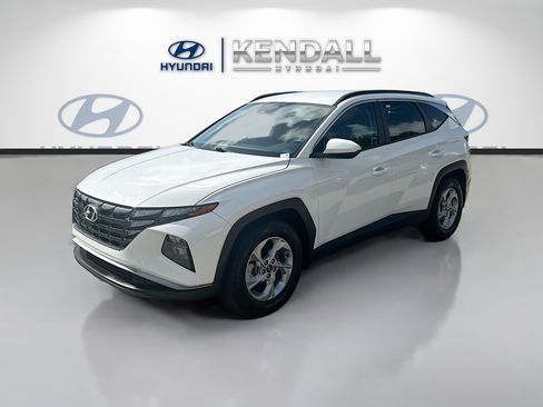 Used 2024 Hyundai Tucson SEL FWD image 3