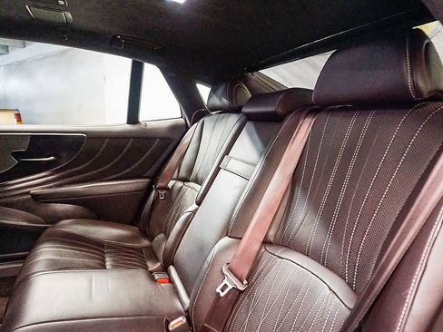 Used 2018 Lexus LS 500 w/ Interior Upgrade Package RWD image 18