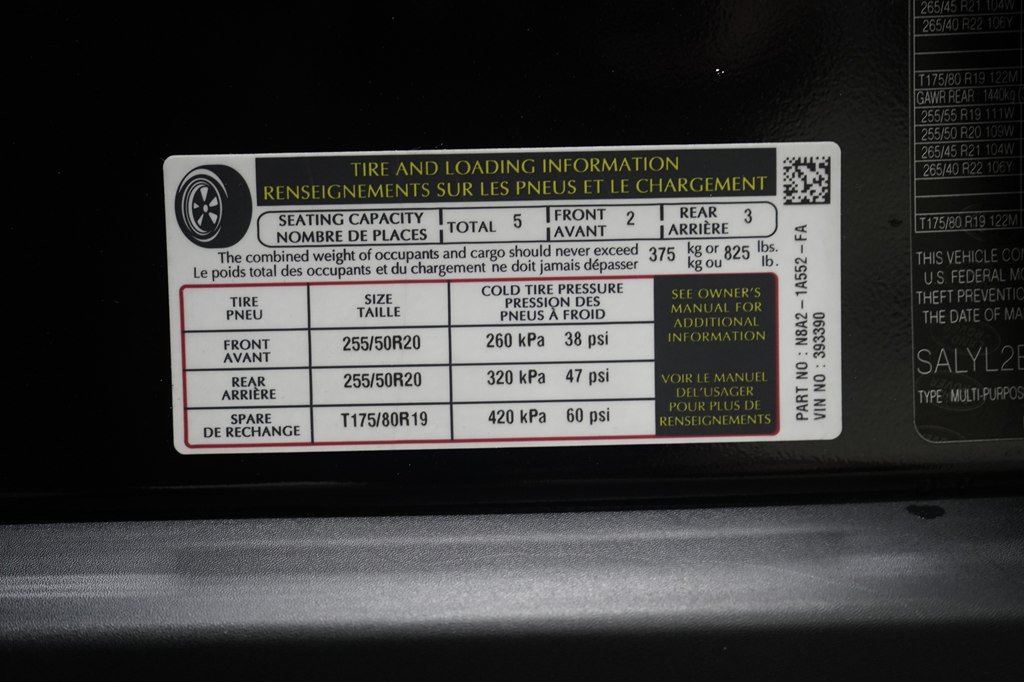 Used 2025 Land Rover Range Rover Velar Dynamic SE AWD/4WD image 35