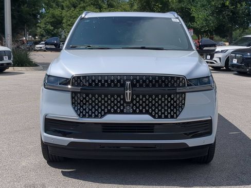 New 2026 Lincoln Navigator L Reserve AWD/4WD image 8