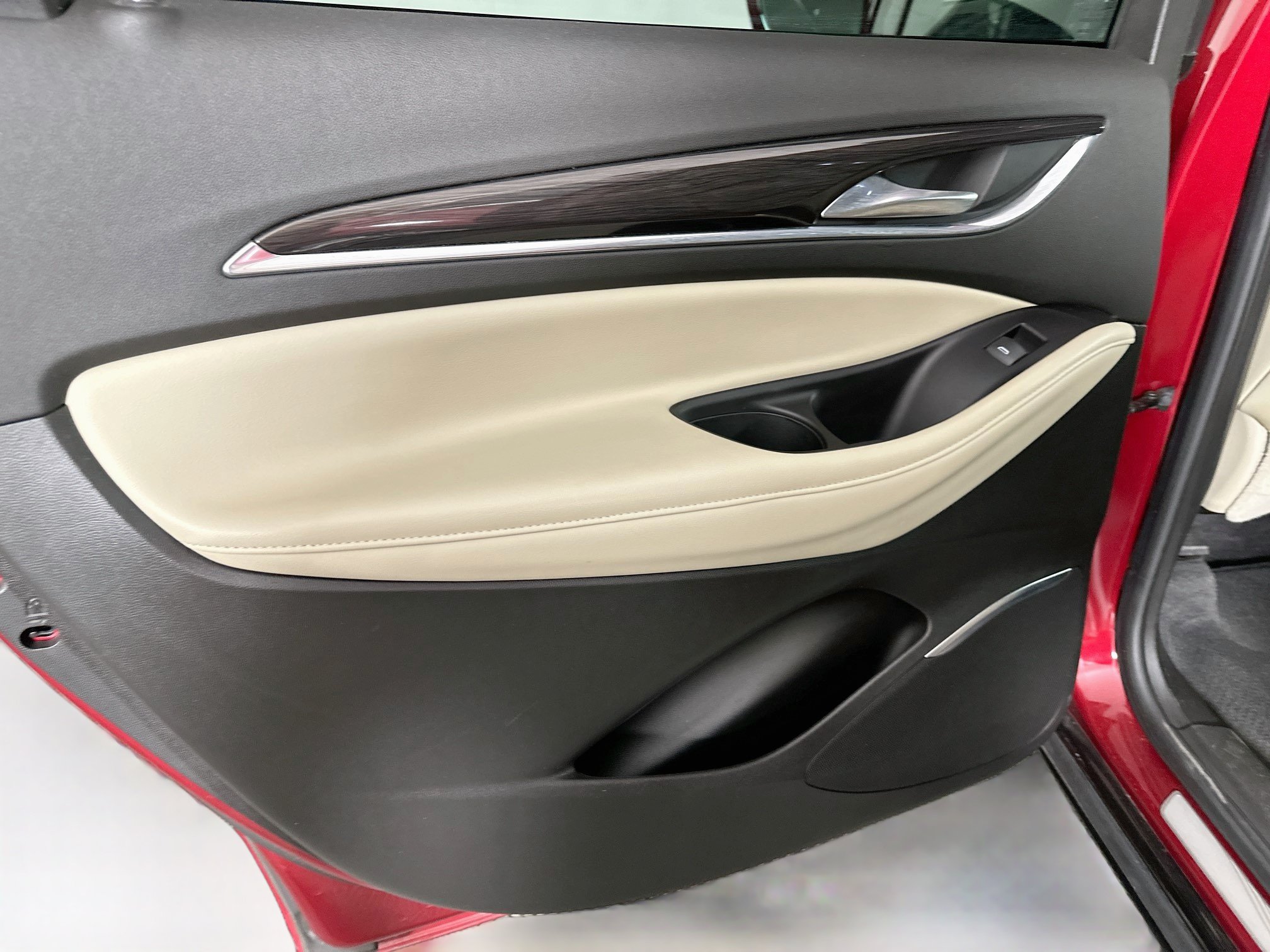 Used 2019 Buick Enclave Premium w/ Experience Buick Package FWD image 26