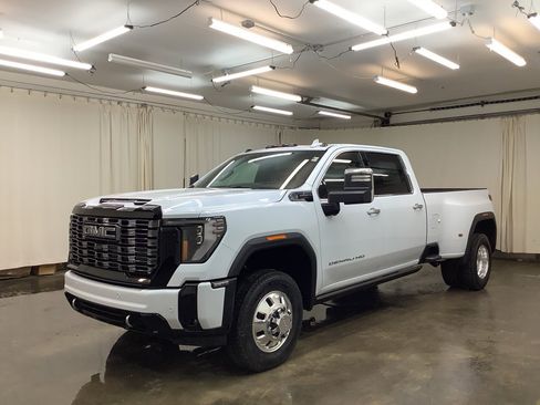 New 2026 GMC Sierra 3500 Denali Ultimate image 1