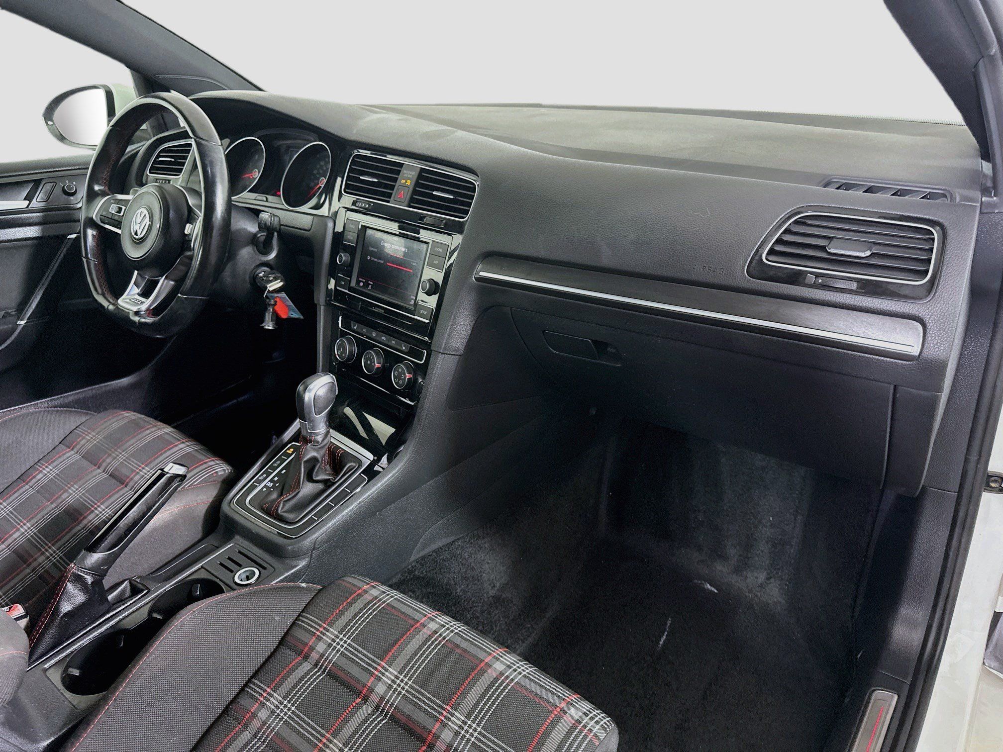 Used 2019 Volkswagen GTI SE FWD image 29