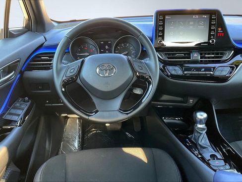 Used 2020 Toyota C-HR XLE FWD image 5
