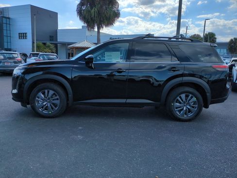 New 2026 Nissan Pathfinder SV image 7