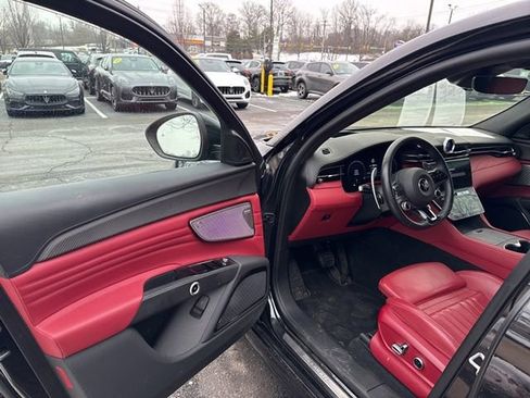 Certified 2023 Maserati Grecale Modena image 6