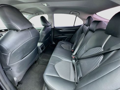Used 2019 Toyota Camry SE w/ Carpet Mat Package FWD image 15