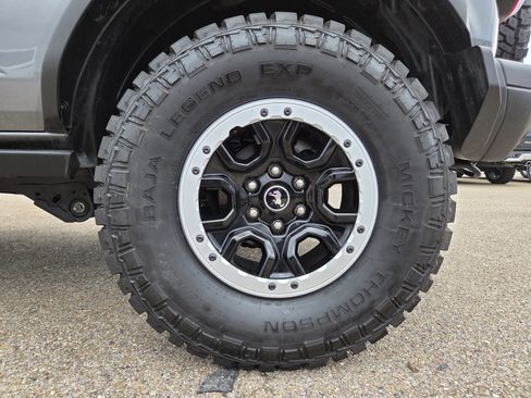 Used 2024 Ford Bronco Badlands AWD/4WD image 9