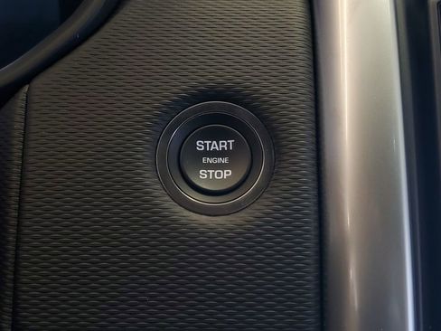 Used 2025 Land Rover Discovery Dynamic SE image 20