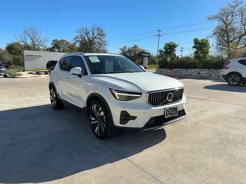 Certified 2023 Volvo XC40 B5 Plus w/ Protection Package Premier image 7