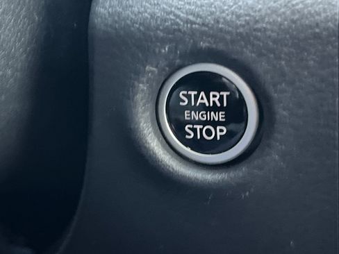 Used 2024 Nissan Frontier SV w/ SV Convenience Package image 22