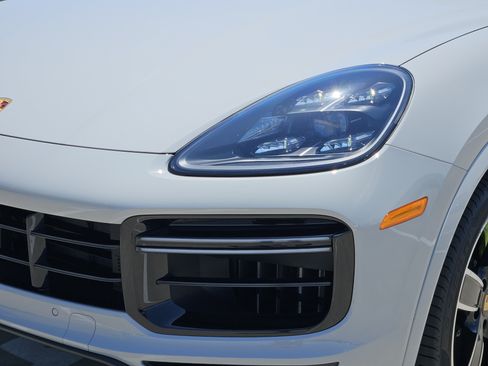 Certified 2023 Porsche Cayenne Turbo S AWD/4WD image 12
