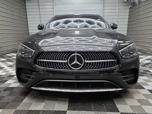 Used 2021 Mercedes-Benz E 350 4MATIC Sedan image 4