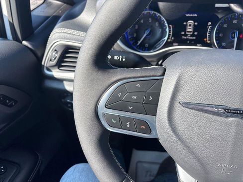 New 2026 Chrysler Pacifica Select image 22