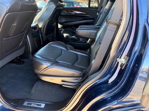 Used 2020 Cadillac Escalade Premium Luxury image 7