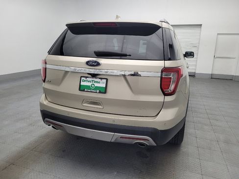 Used 2017 Ford Explorer XLT w/ Equipment Group 202A FWD image 7