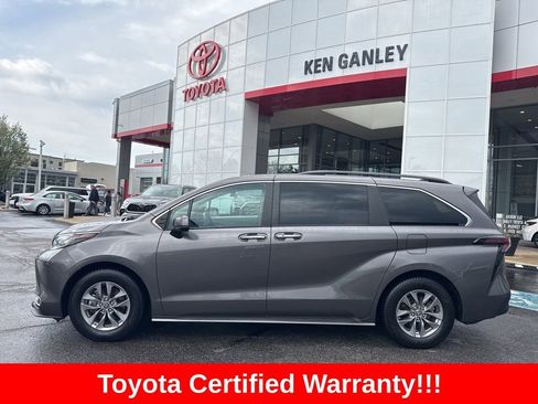 Used 2023 Toyota Sienna XLE image 3