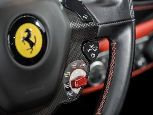 Used 2018 Ferrari 488 Spider image 33