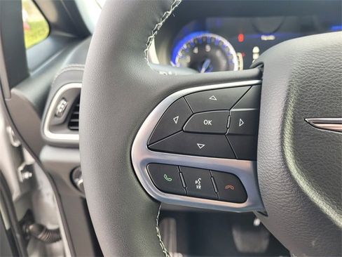 New 2026 Chrysler Pacifica Select image 28