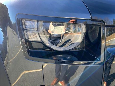 Used 2021 Land Rover Defender 90 X image 25