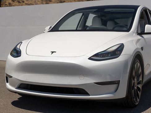 Used 2021 Tesla Model Y Performance AWD/4WD image 6