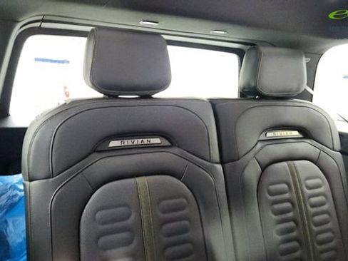 Used 2025 Rivian R1S Adventure AWD/4WD image 30