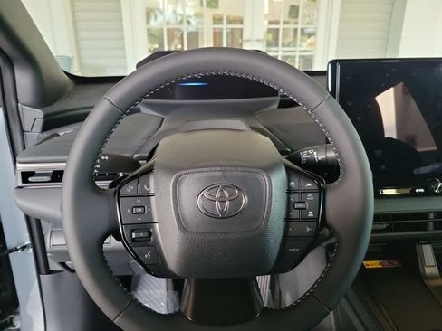 Used 2026 Toyota C-HR AWD/4WD image 14
